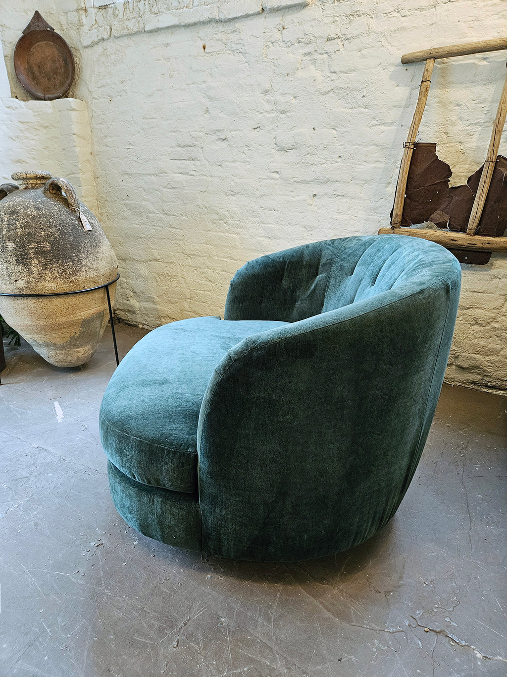 Kidney Swivel Snuggler Chair - Moss Green