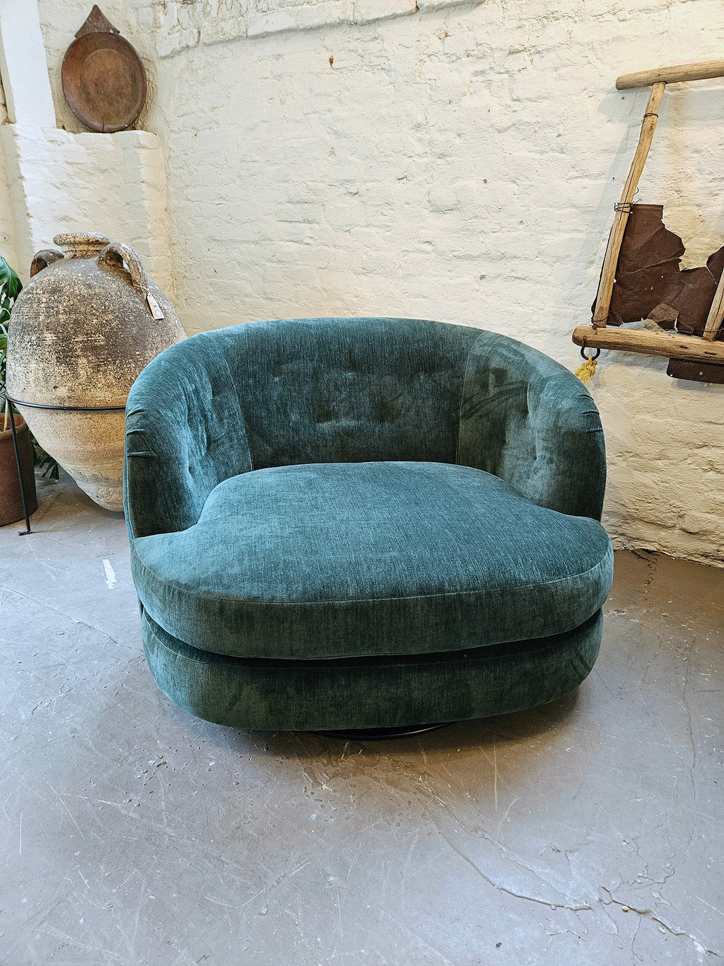 Kidney Swivel Snuggler Chair - Moss Green