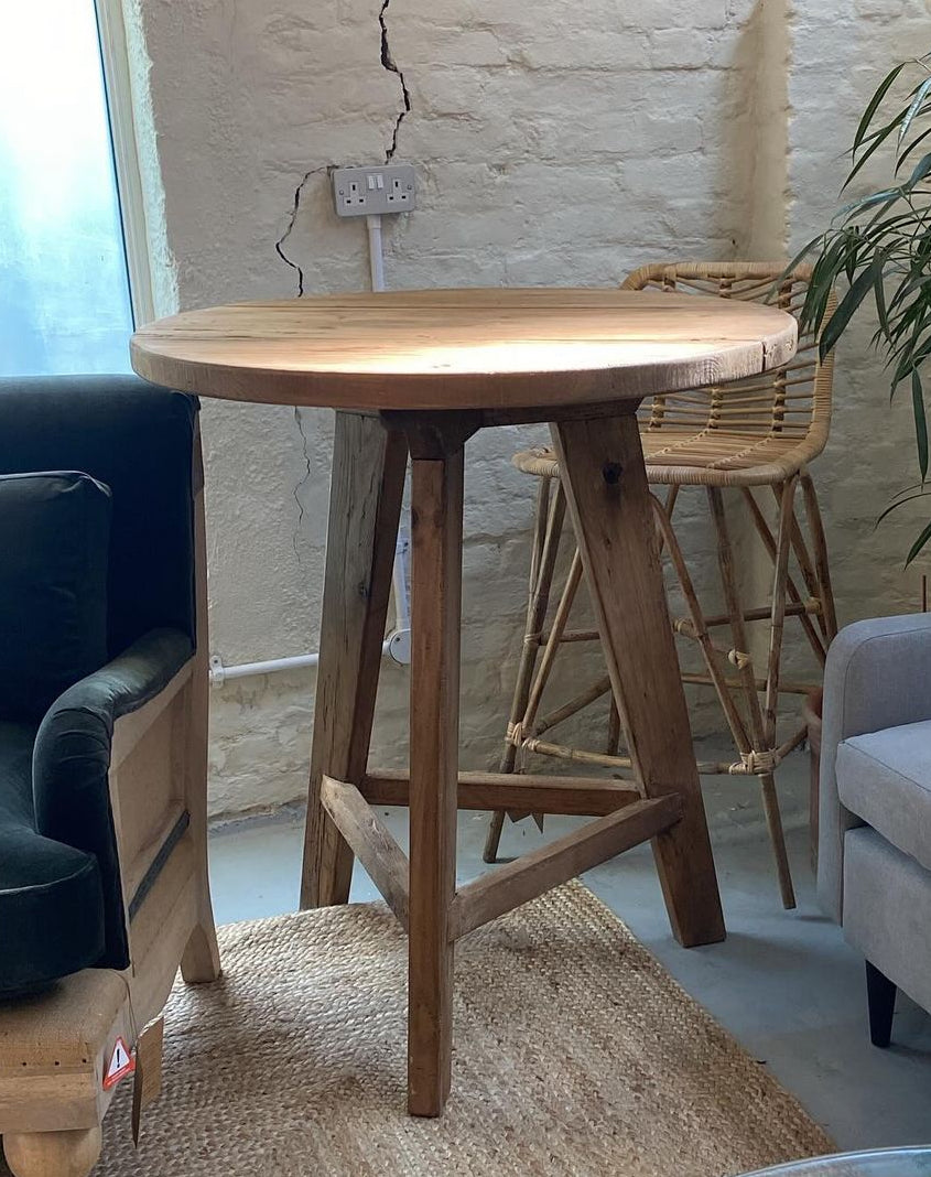 Wooden Breakfast Bar Table + x3 stalls