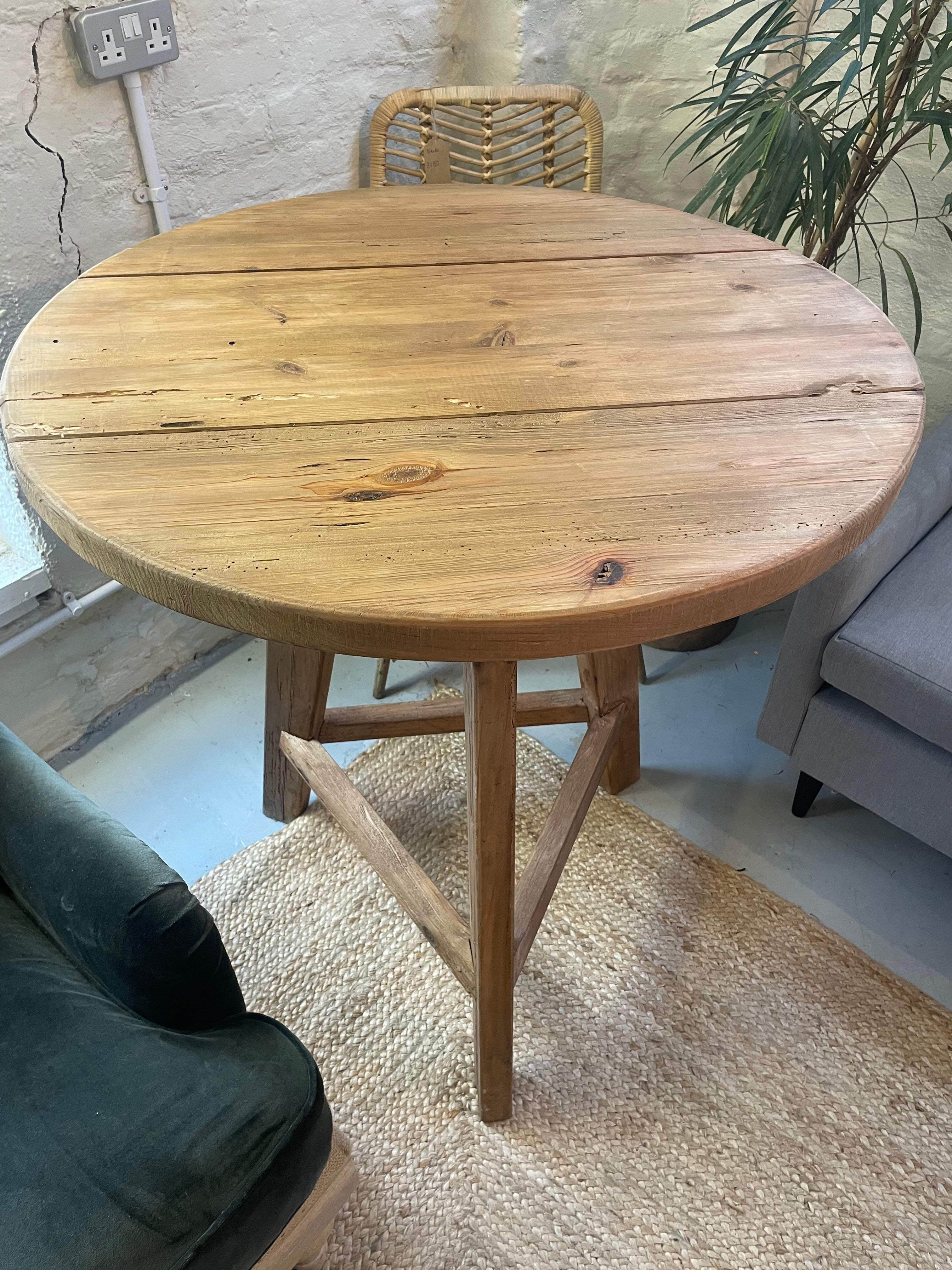 Wooden Breakfast Bar Table + x3 stalls